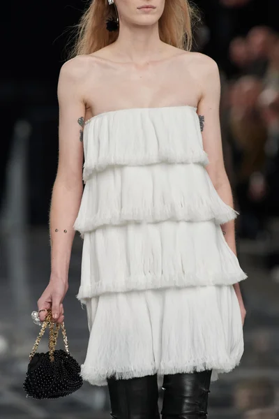 Look 208